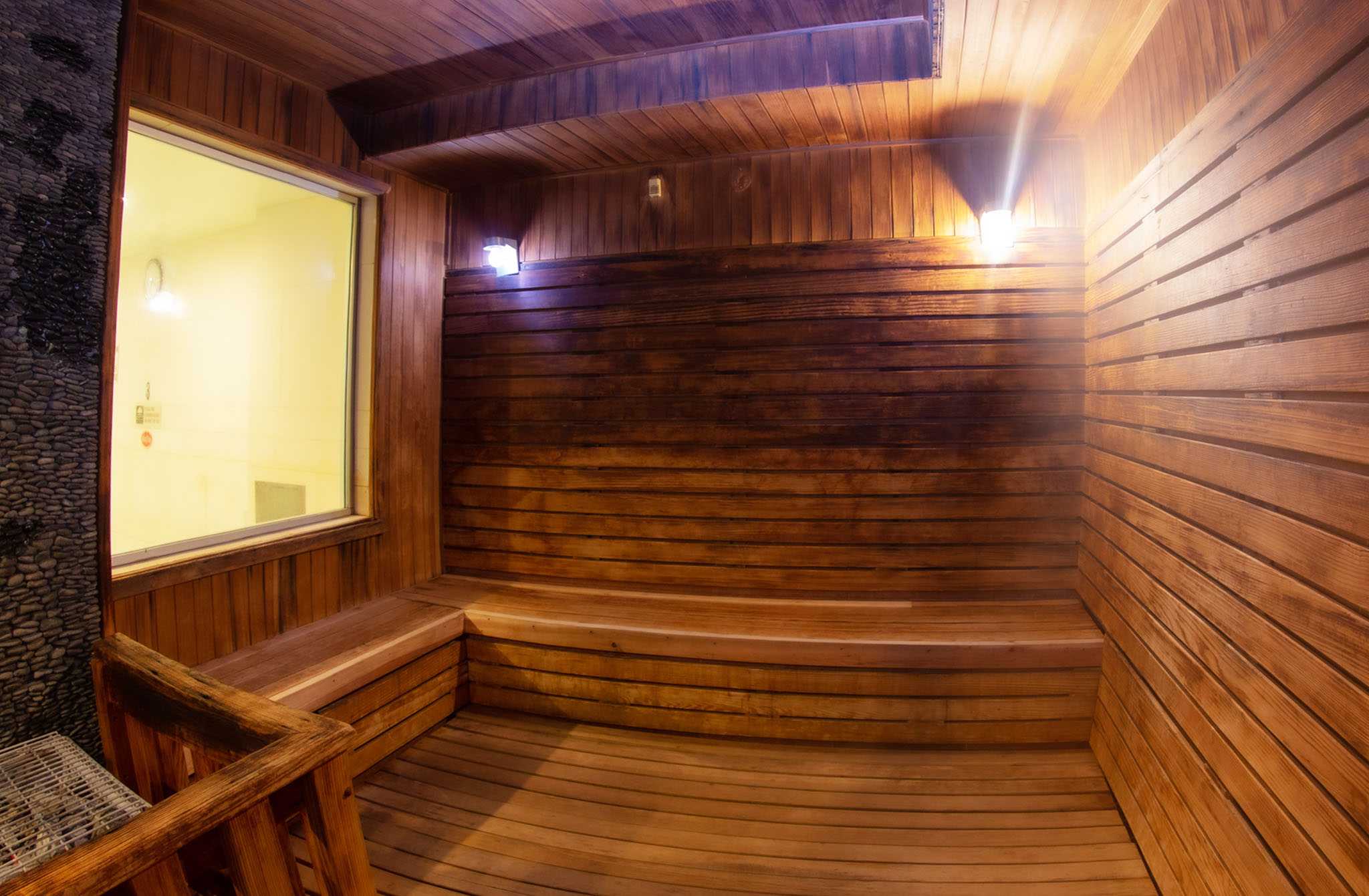 crystal_spa_dry_sauna